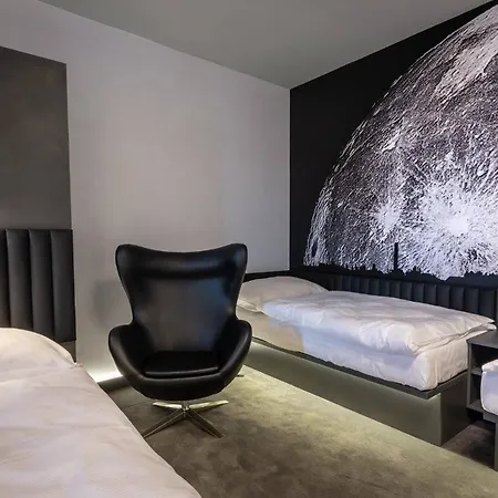 מלון Grand Čáslav